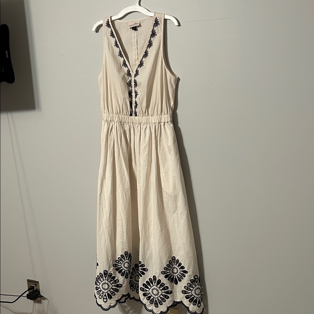 Universal Thread Cream 💯 cotton Maxi Dress with Black Embroidery. Size small.